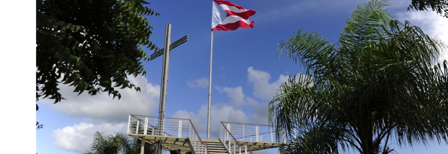 Mirador el Cerro Monumento a la Bandera Puertorriqueña Coamo, Puerto Rico