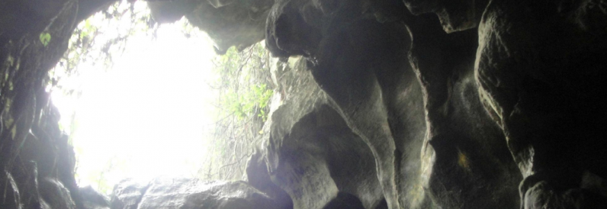 Cuevas de la Mora Comerio, Puerto Rico